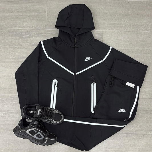 Nike Tech "Black Reflective"